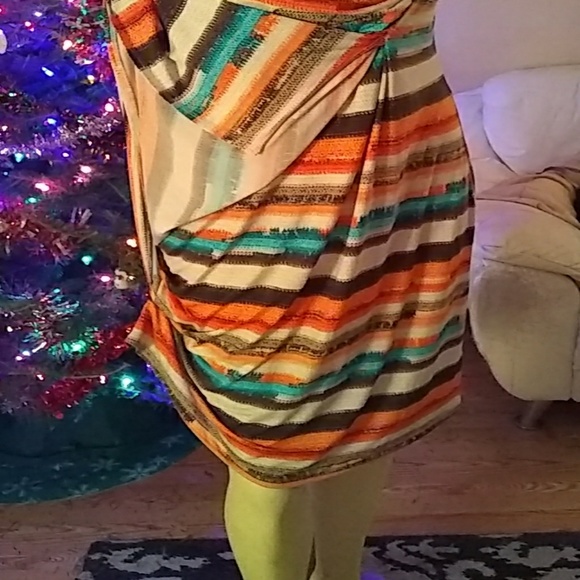Faux Wrap DRESS - Picture 2 of 6
